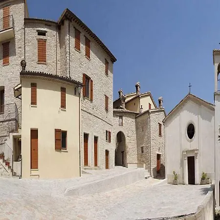La Piazzetta Di Couette-café Pascelupo