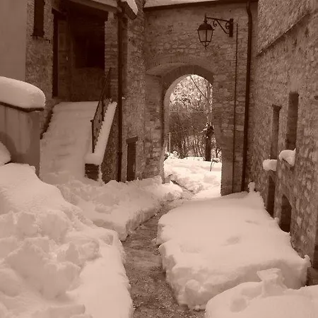 Bed & Breakfast La Piazzetta Di Pascelupo